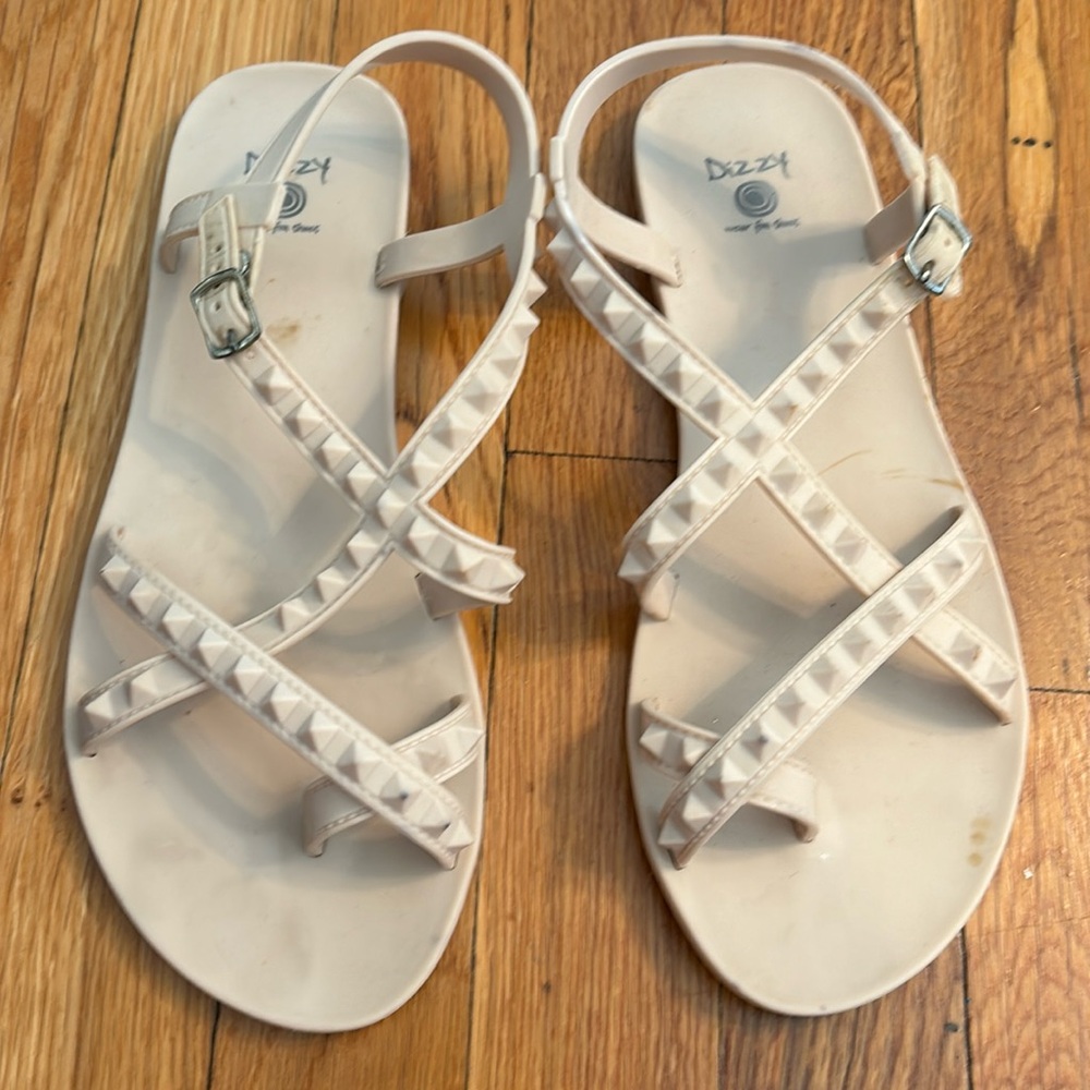 Forever 21 sandals size 8